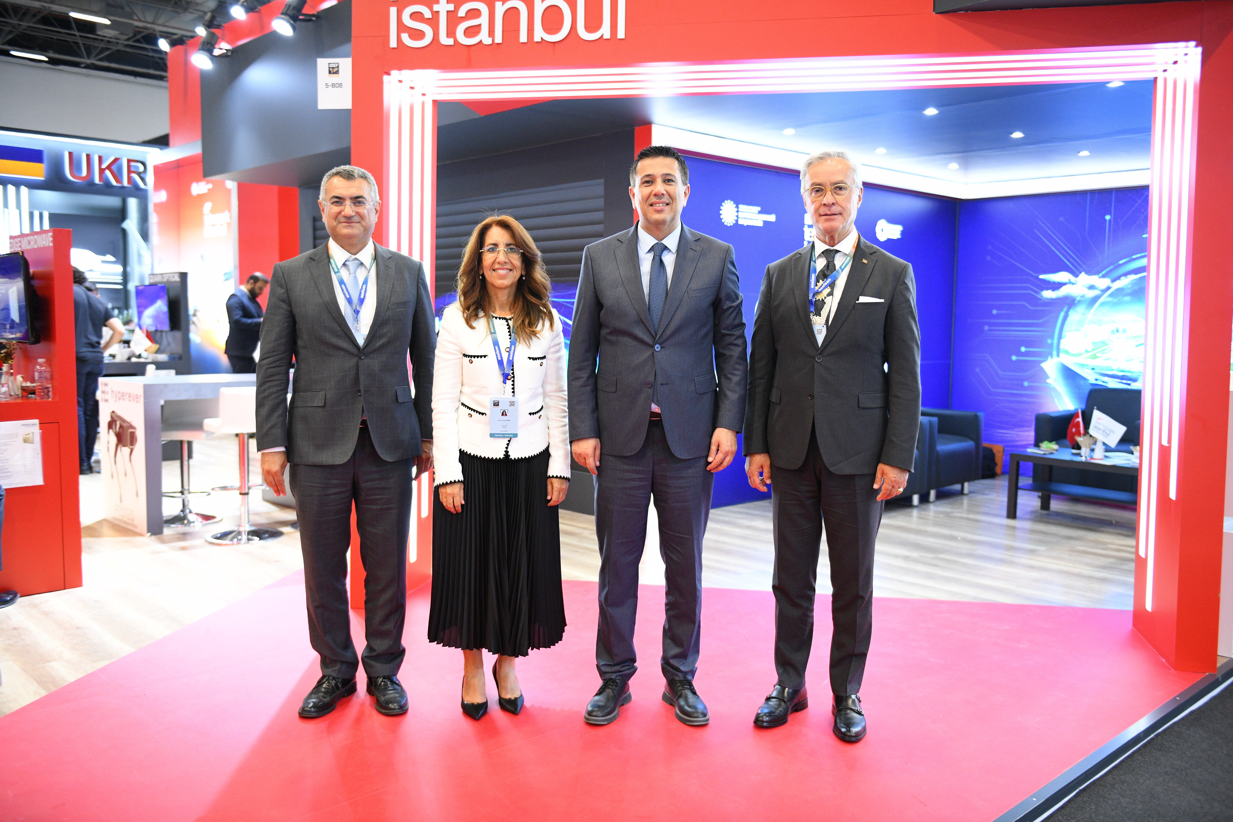 Our General Manager Prof. Dr. Abdurrahman Akyol welcomed the ASELSAN Board Members at our booth.
